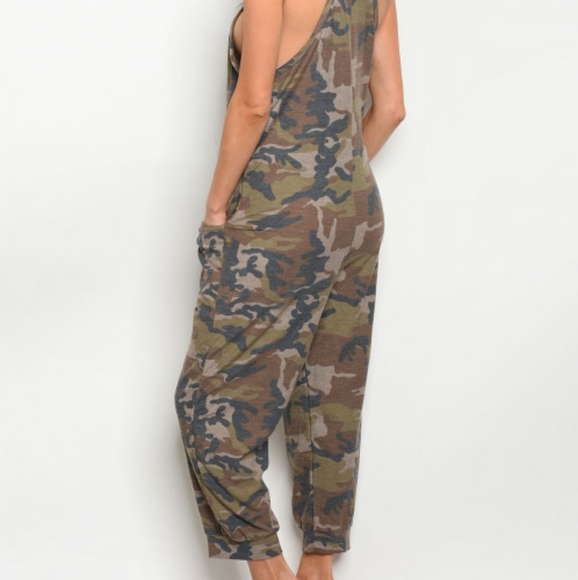 Camo romper - Picture 4 of 4
